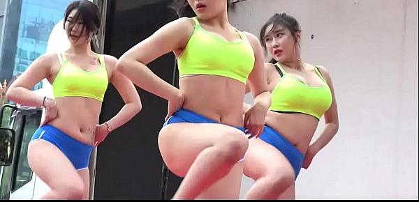  The Sexy korean Girls dancing show- cameltoe